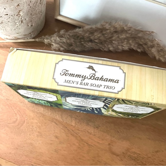 Tommy Bahama Men's Bar Soap Set Trio, Retails $50 - Picture 2 of 5